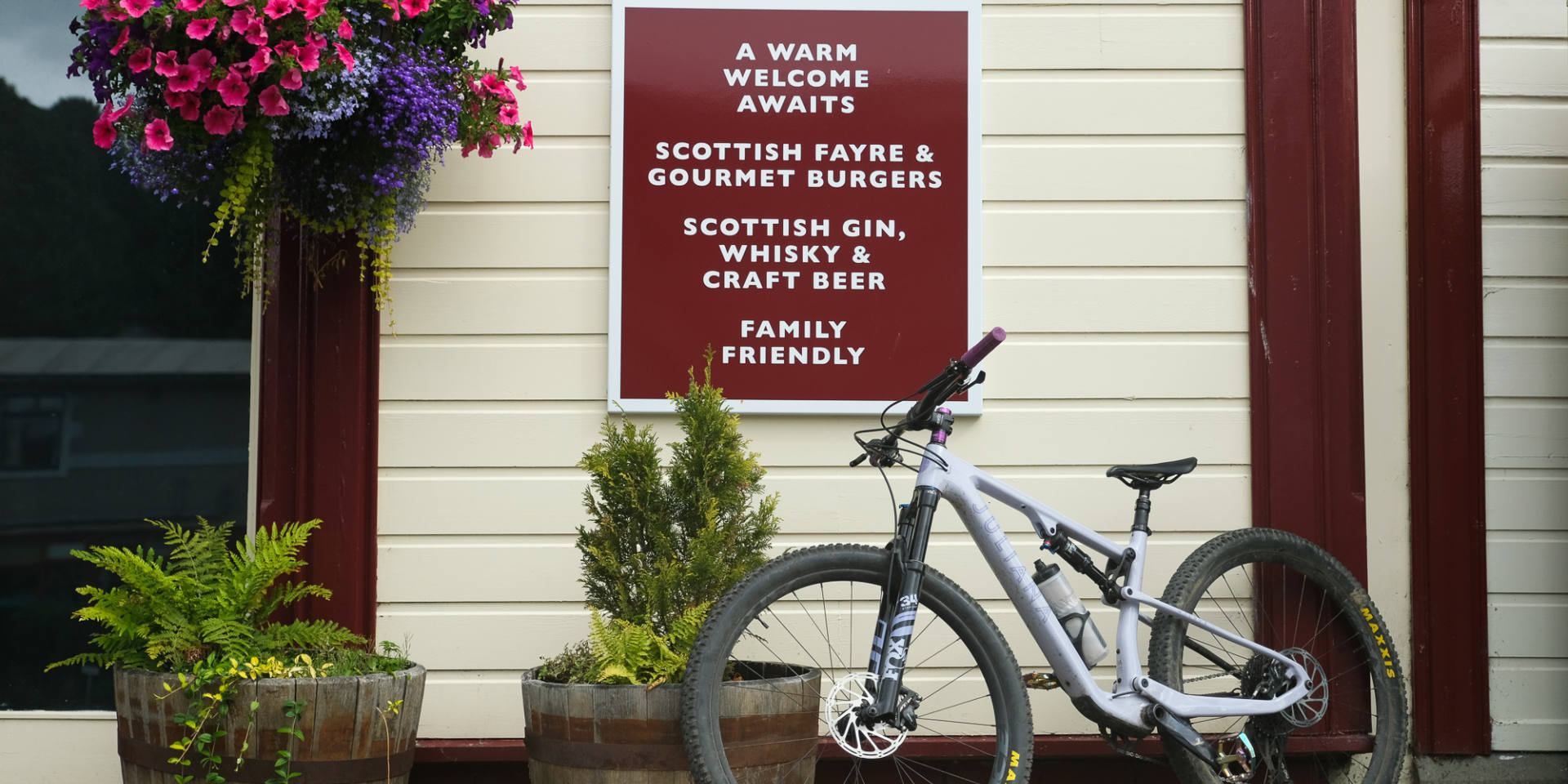 Aviemore DM Bin S Adrw Lnstr Phto 06