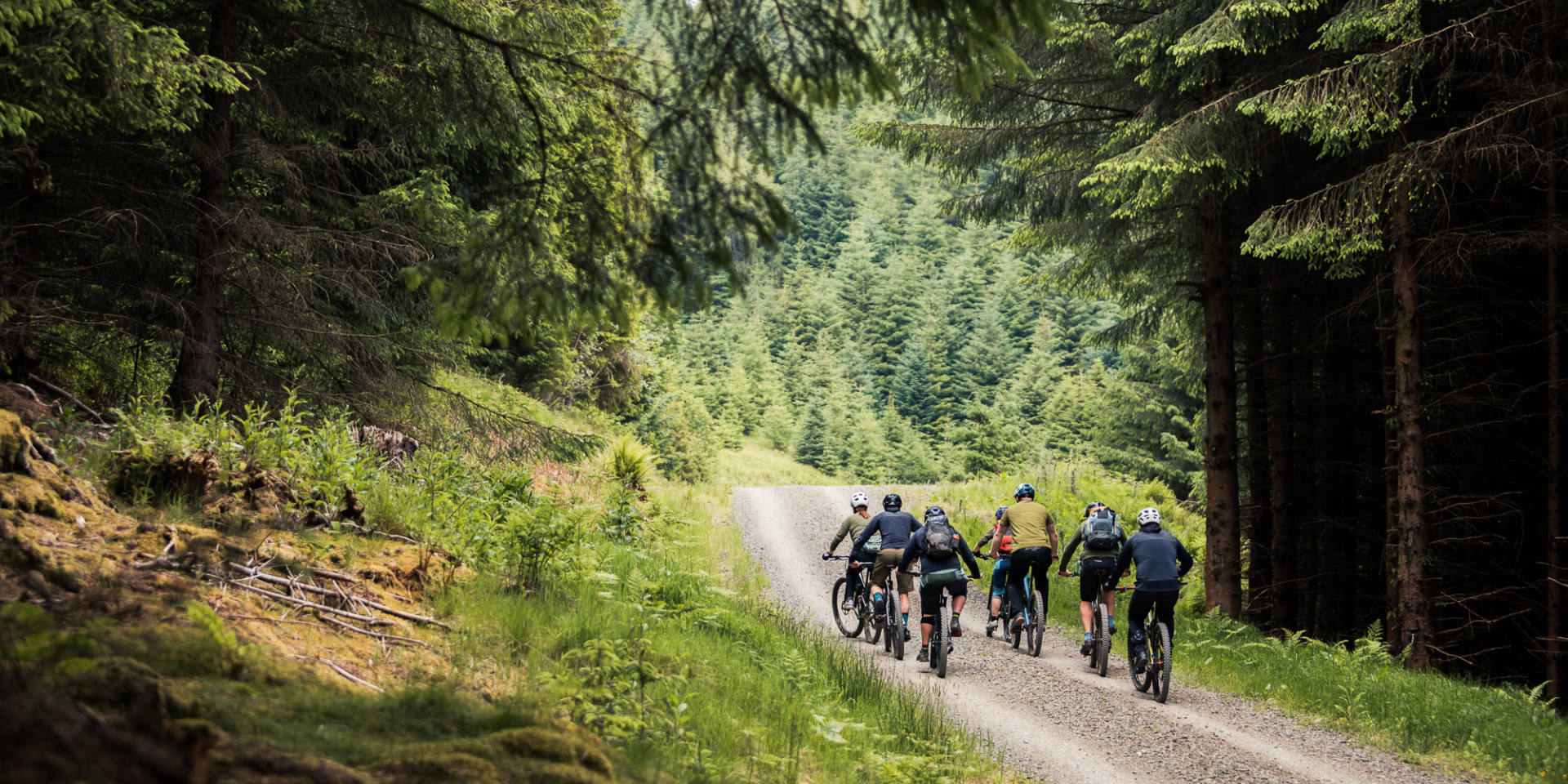 DM Bin S Glentress Team Riding together Credit Finlay Anderson